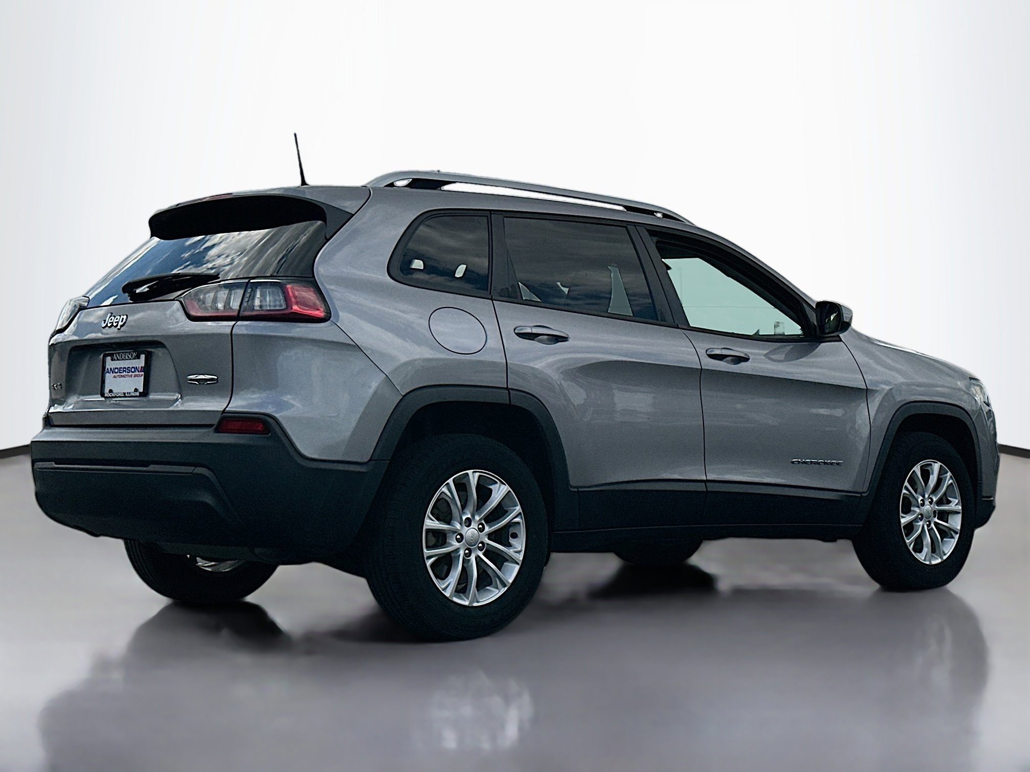 2020 Jeep Cherokee Latitude photo 2