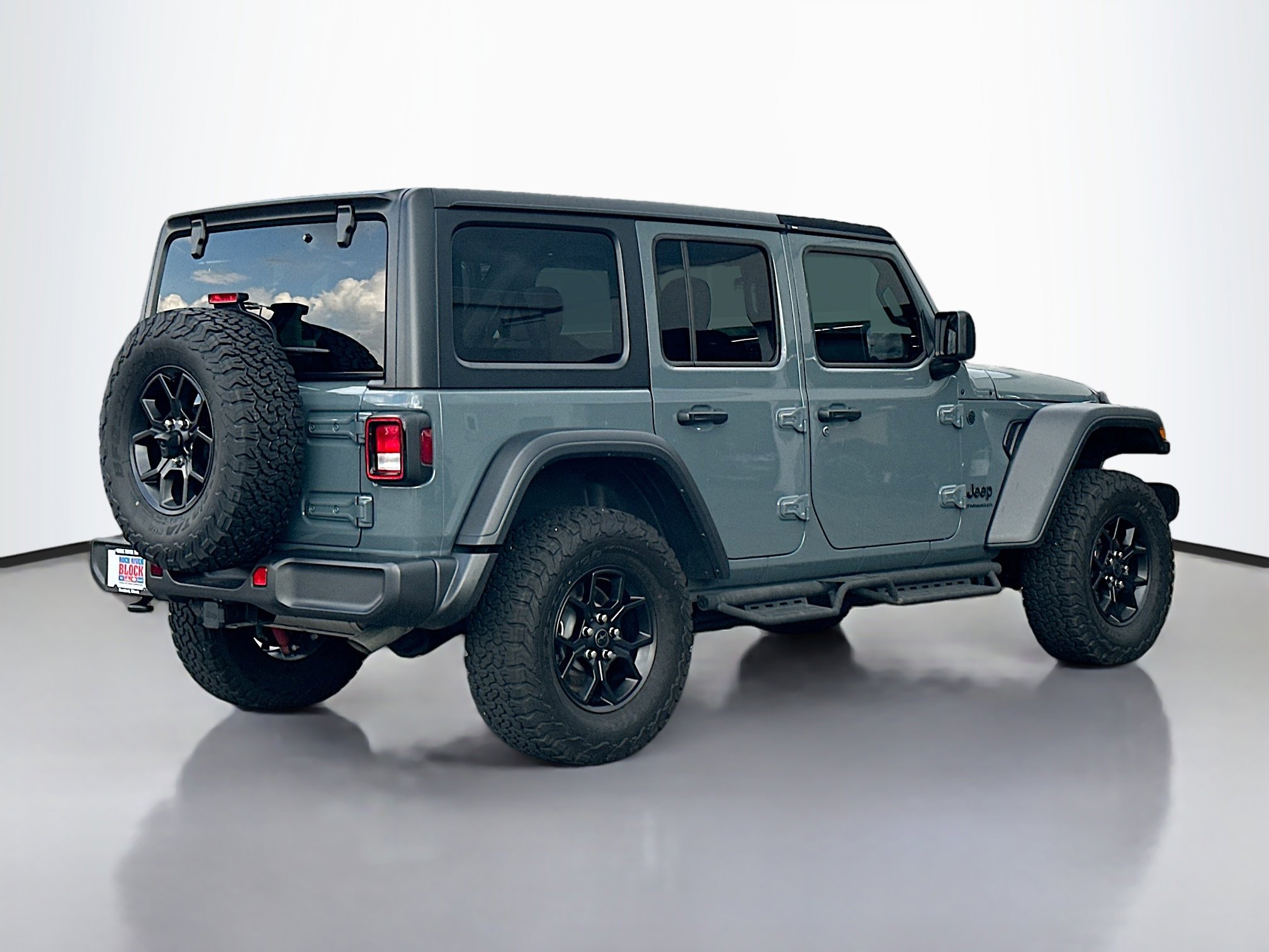 2024 Jeep Wrangler Willys photo 2