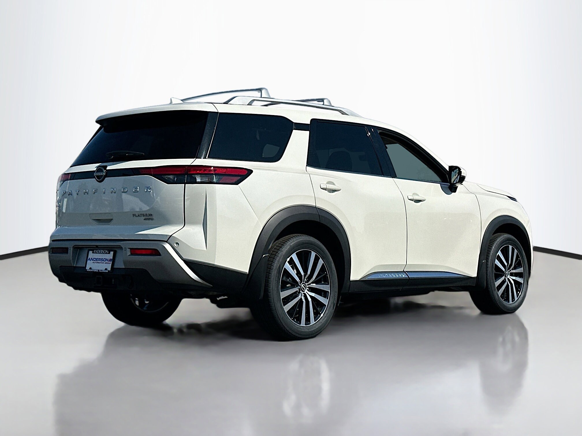 2024 Nissan Pathfinder Platinum photo 2