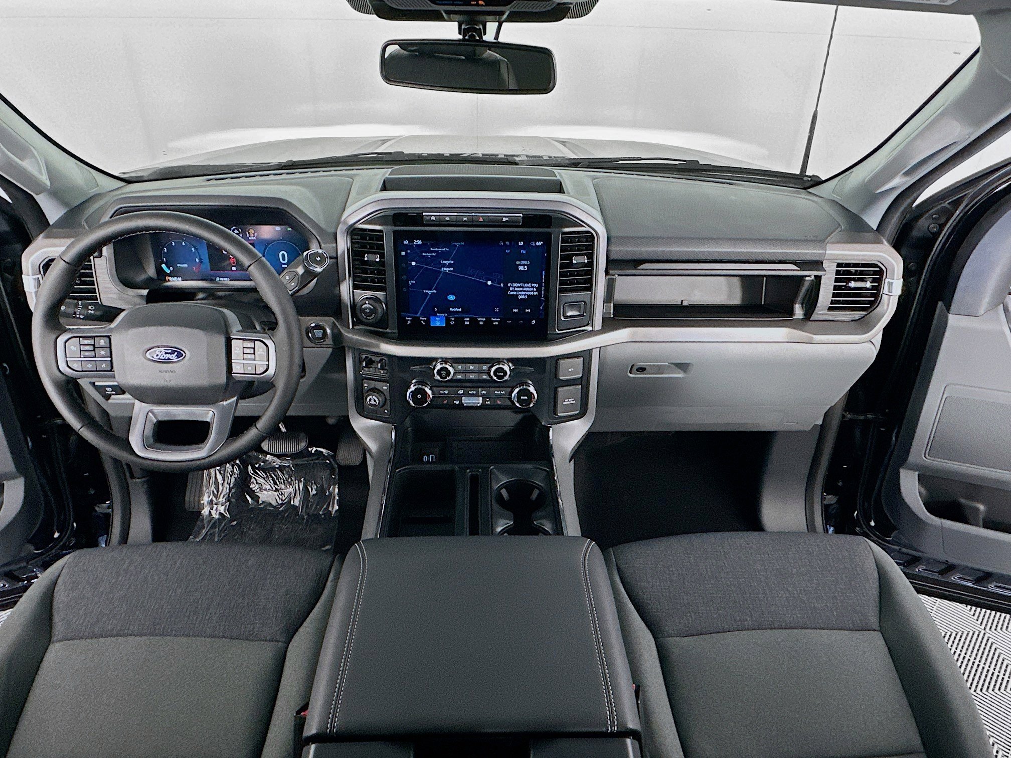 2024 Ford F-150 XLT photo 3