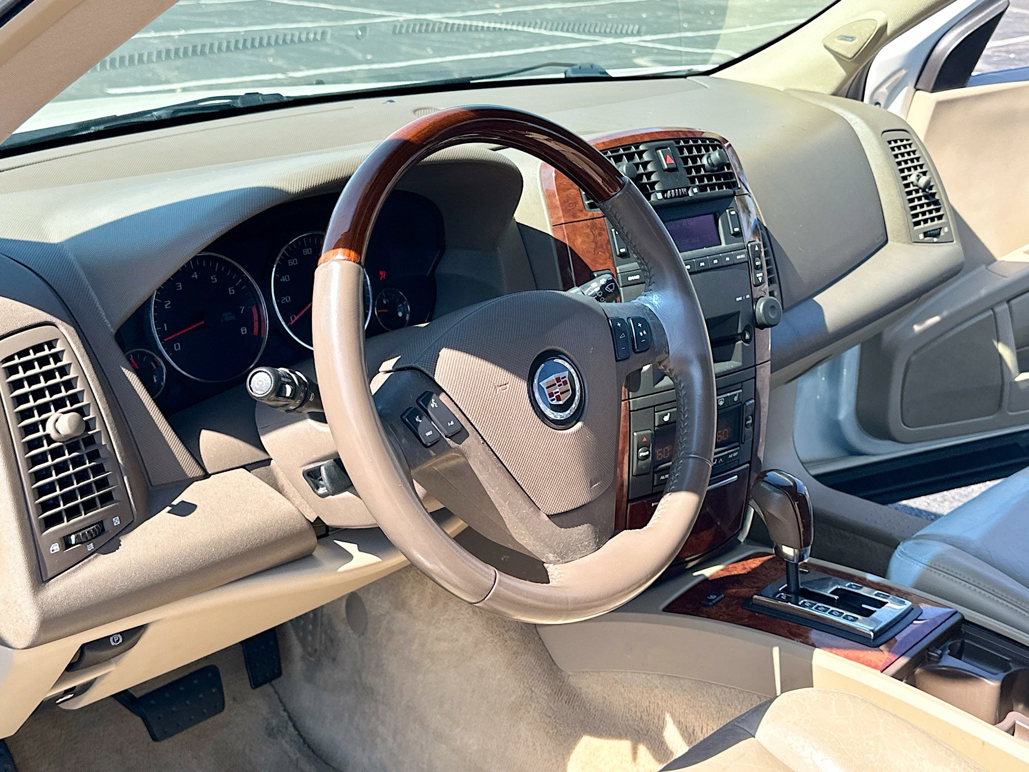 2006 Cadillac SRX V6 photo 4