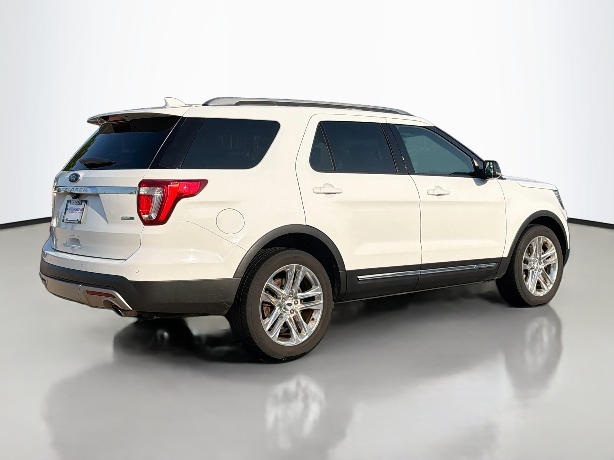 Used 2016 Ford Explorer XLT with VIN 1FM5K8D87GGC95366 for sale in Rockford, IL