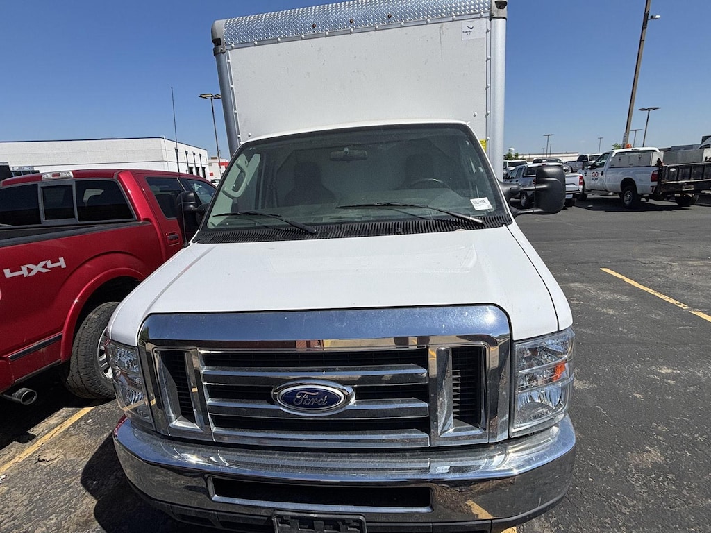 Used 2014 Ford Econoline Commercial Cutaway E-350 Super Duty 138 SRW Truck