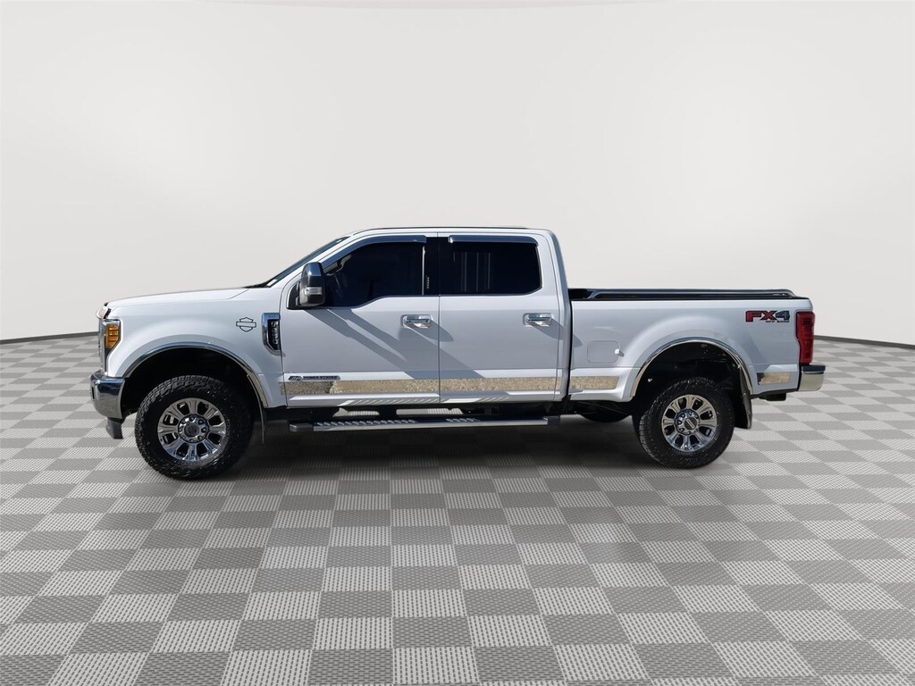 Used 2017 Ford Super Duty F-250 SRW XLT Truck Crew Cab