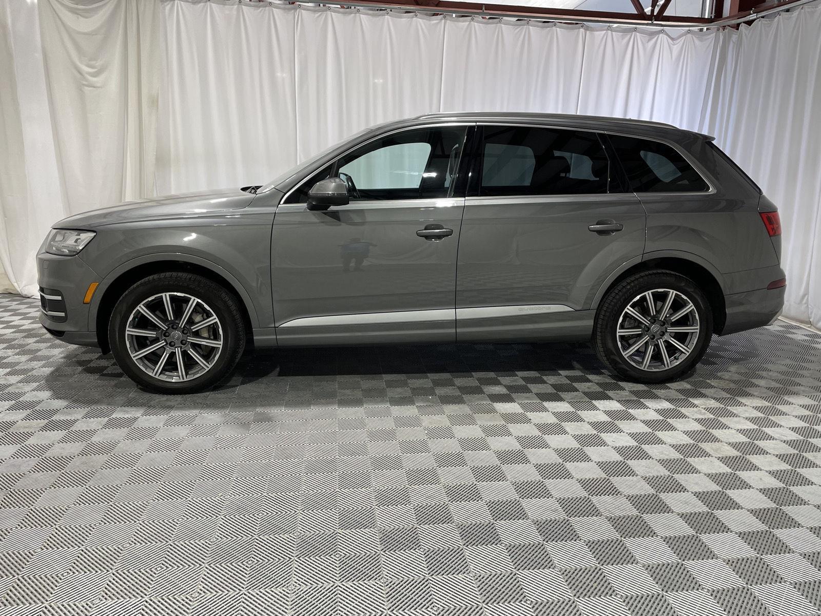Used 2017 Audi Q7 Premium Plus with VIN WA1LAAF71HD045337 for sale in Kansas City