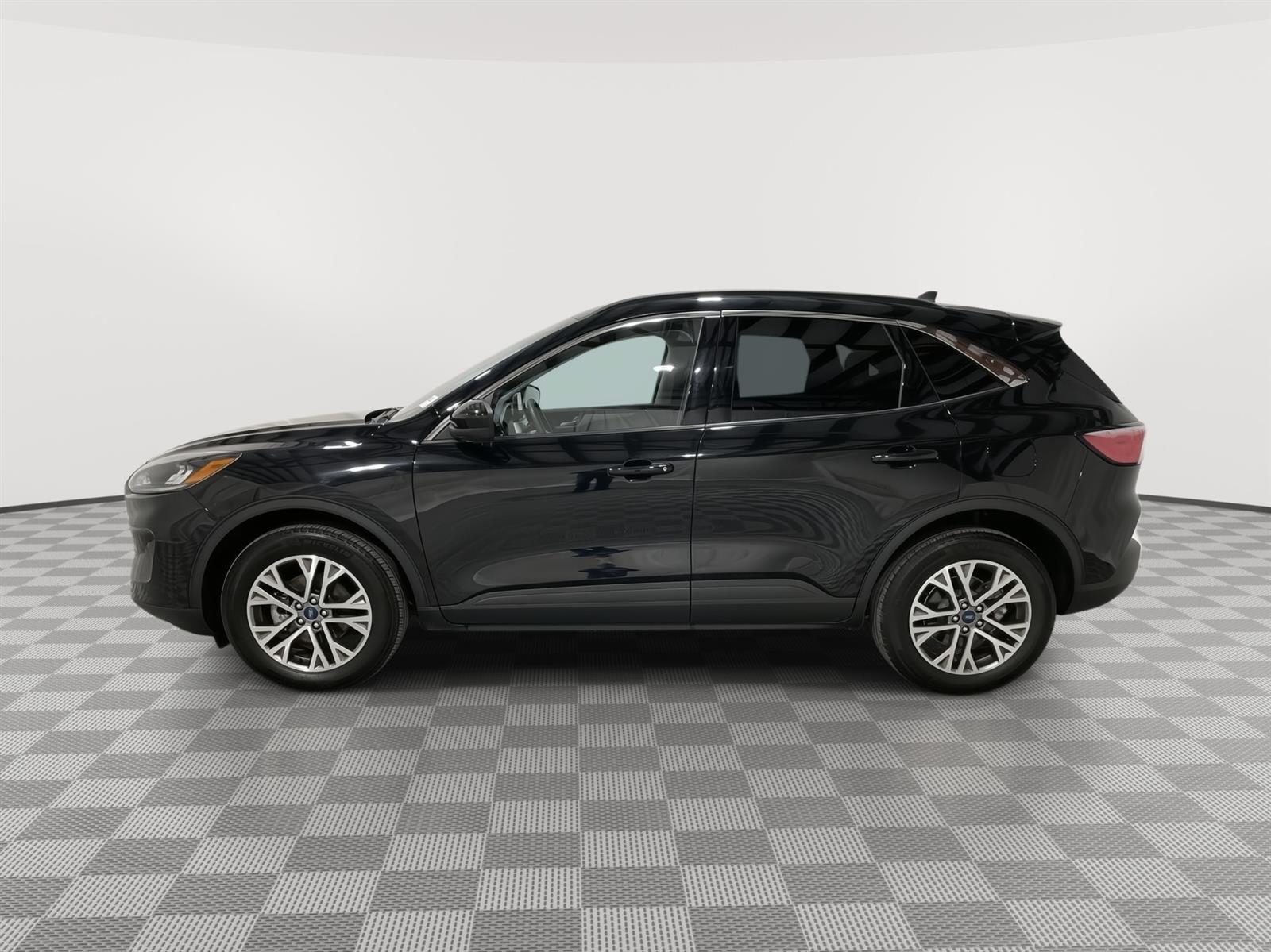 Used 2022 Ford Escape SEL with VIN 1FMCU9H9XNUB02409 for sale in Kansas City