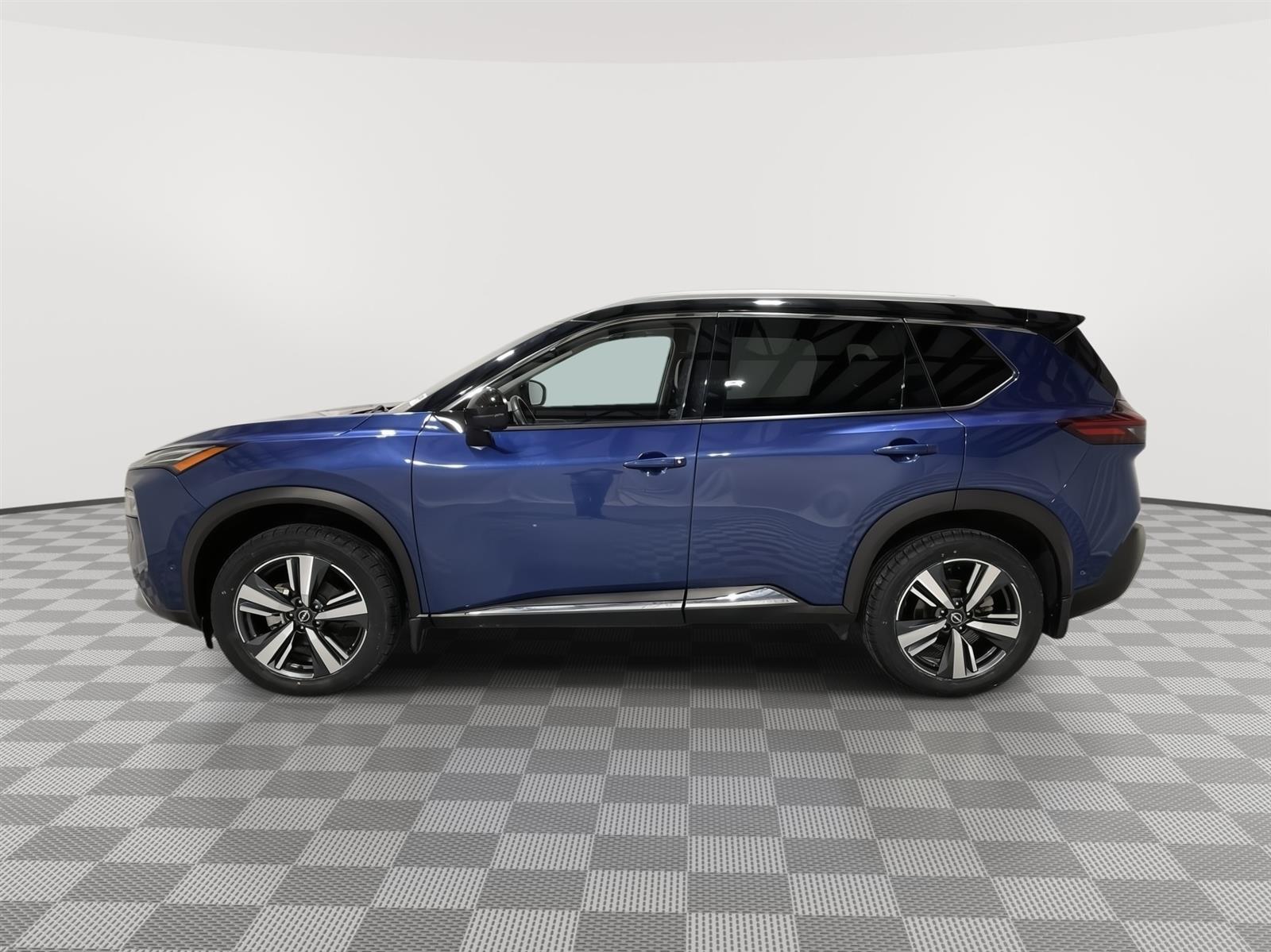Used 2022 Nissan Rogue Platinum with VIN JN8BT3DD4NW277998 for sale in Kansas City