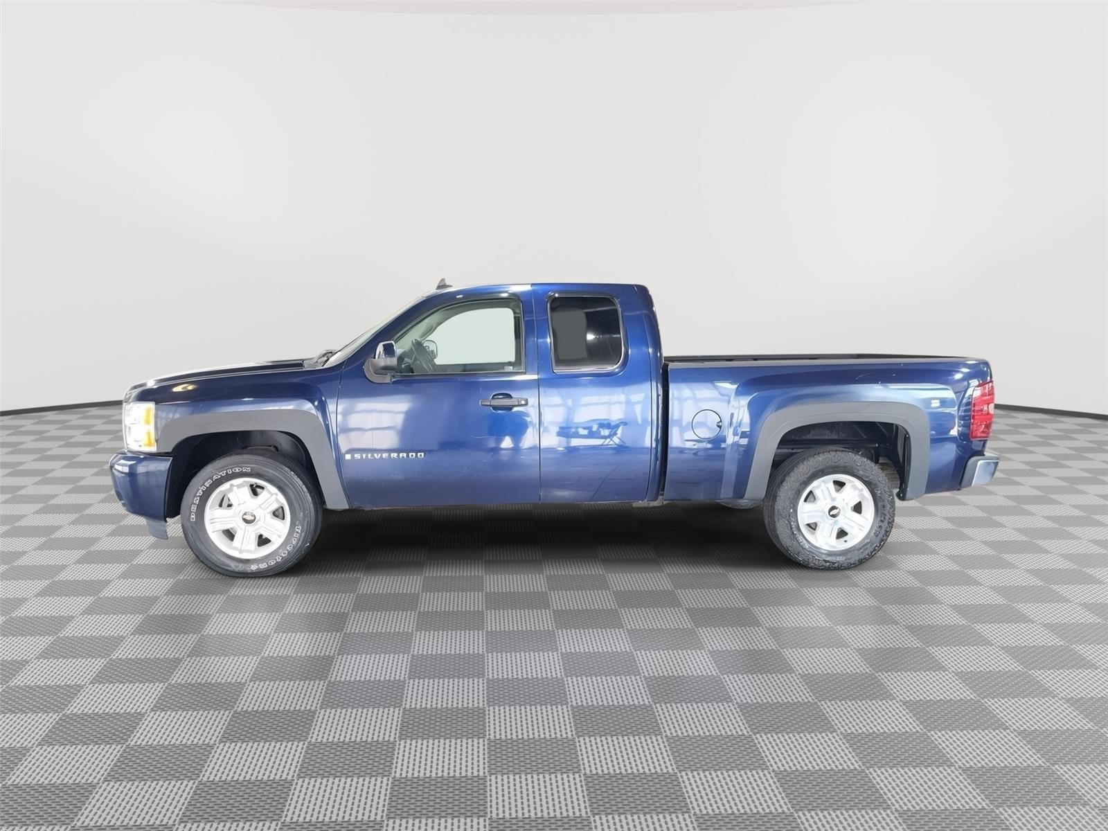 Used 2009 Chevrolet Silverado 1500 LTZ with VIN 1GCEK39J39Z153431 for sale in Saint Joseph, MO