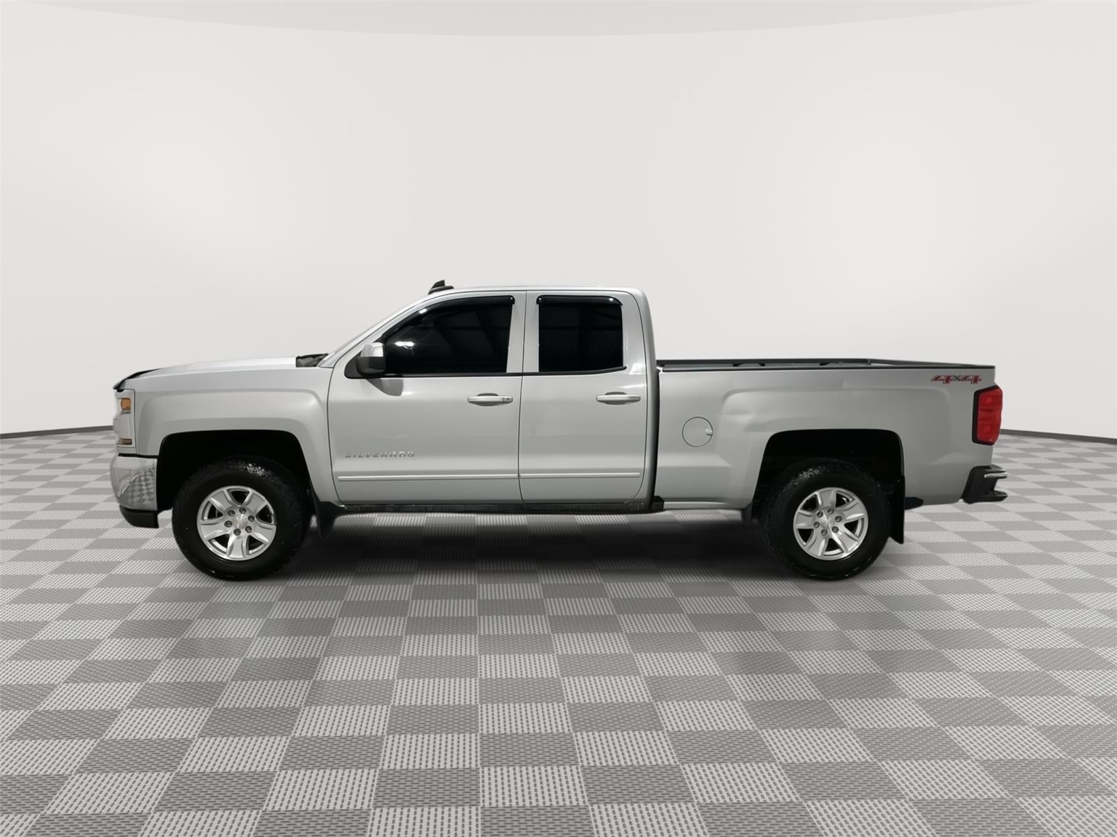 Used 2016 Chevrolet Silverado 1500 LT with VIN 1GCVKREHXGZ426433 for sale in Kansas City