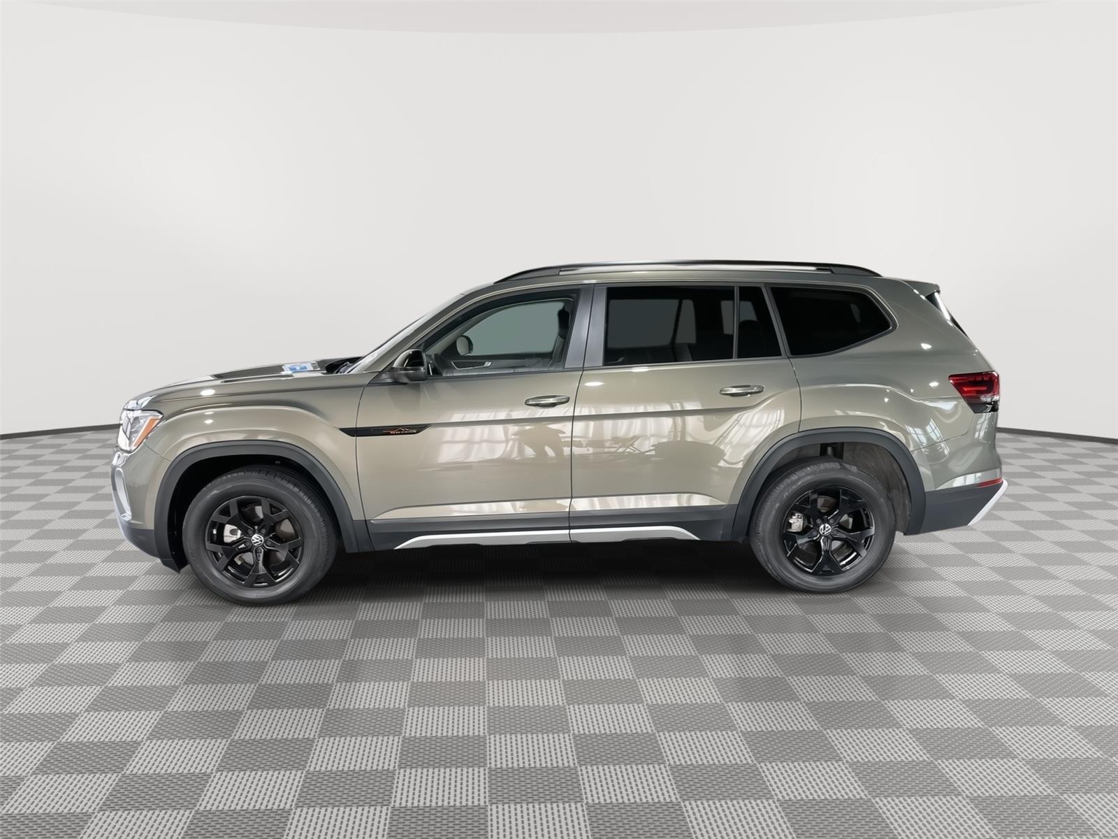 Certified 2024 Volkswagen Atlas Atlas Peak Edition with VIN 1V2GR2CA3RC548198 for sale in Kansas City