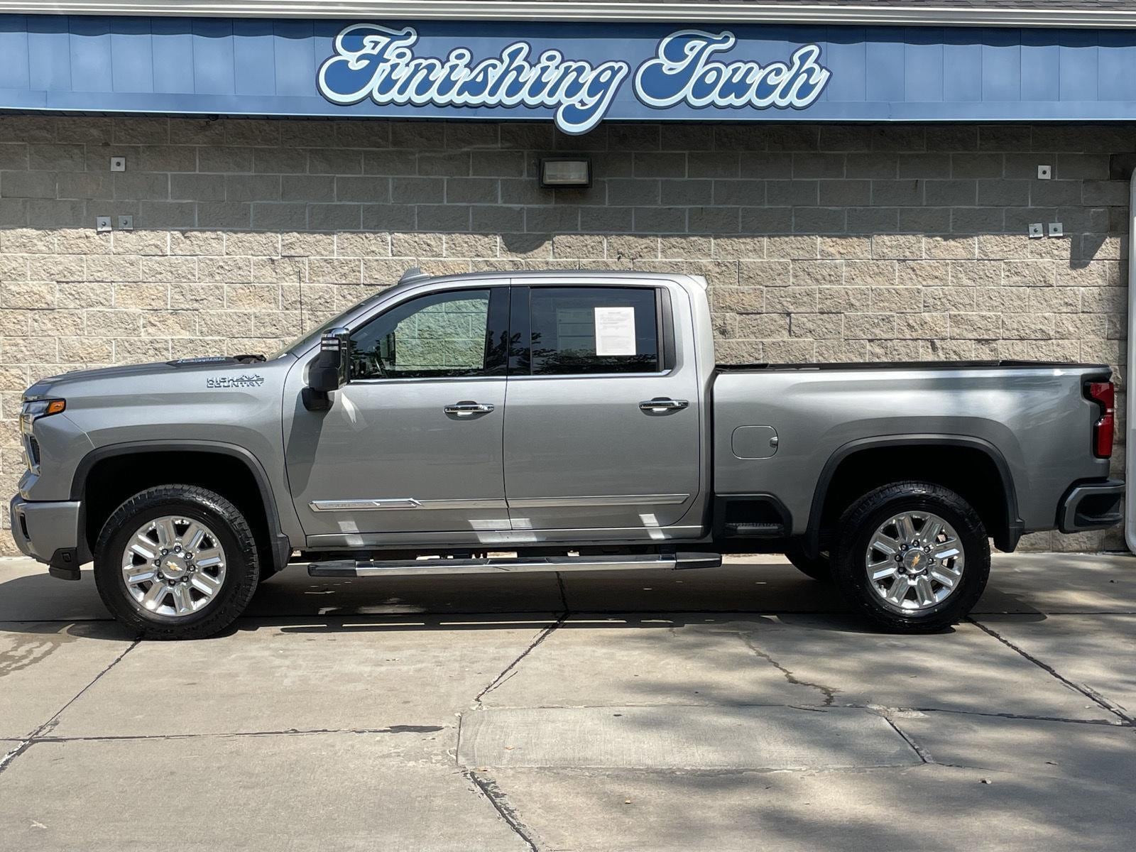 Used 2024 Chevrolet Silverado 2500HD High Country with VIN 2GC4YREY4R1199164 for sale in Kansas City