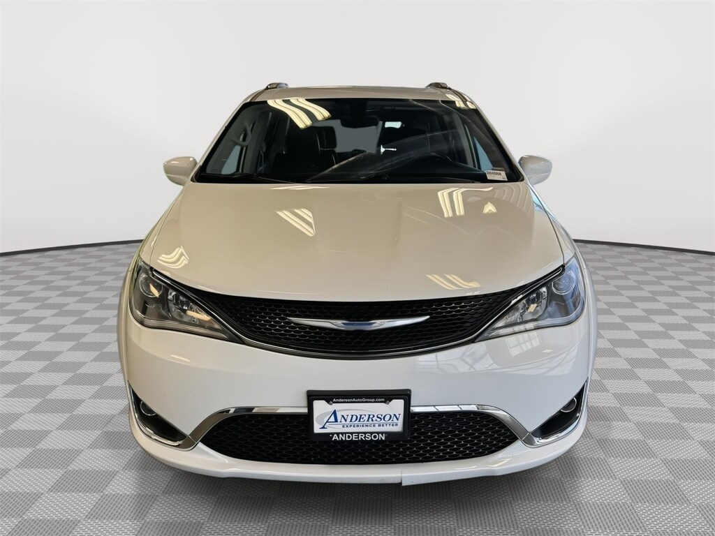Used 2018 Chrysler Pacifica Touring L Van