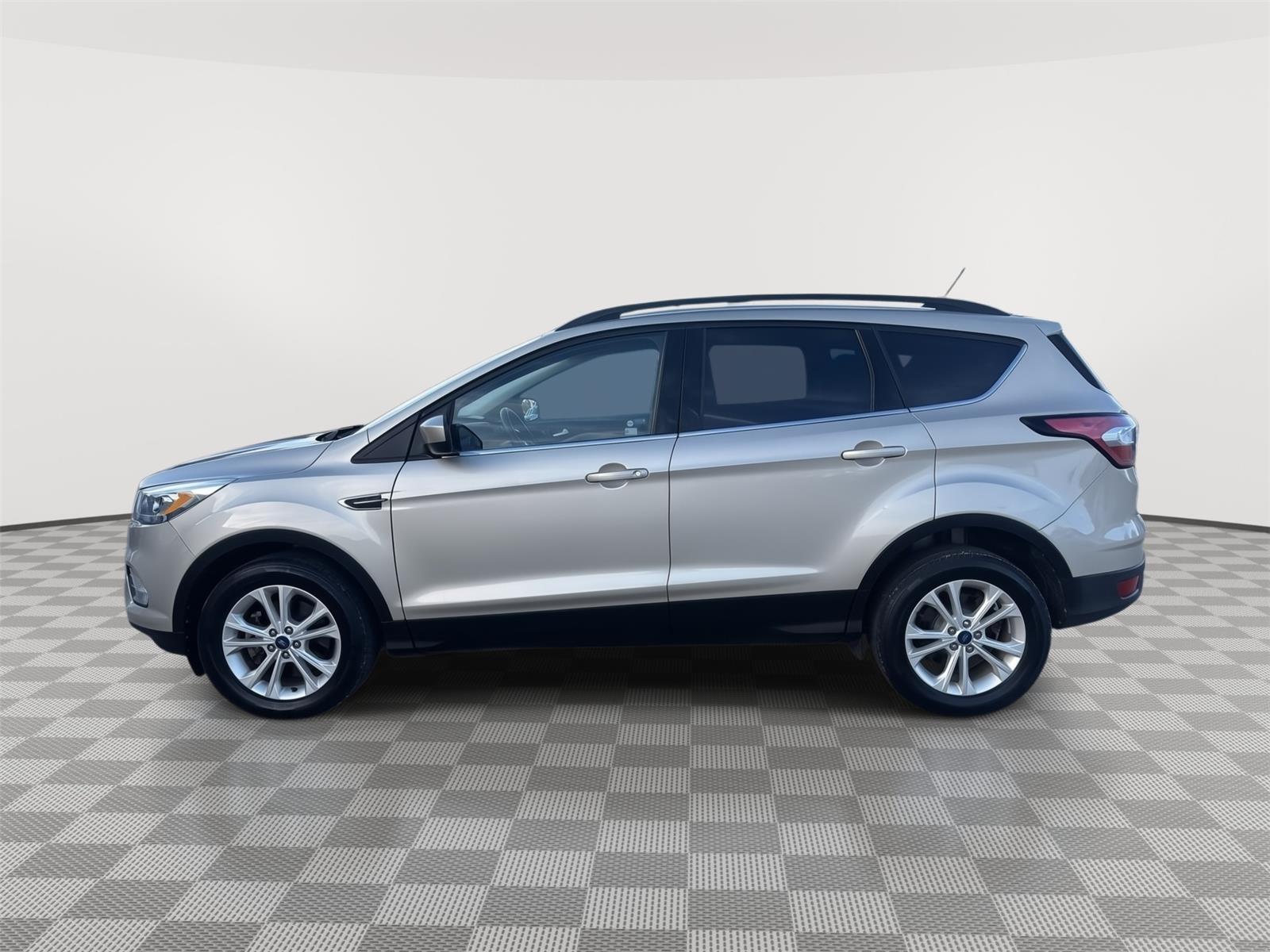 Used 2018 Ford Escape SEL with VIN 1FMCU9HD6JUA40134 for sale in Saint Joseph, MO