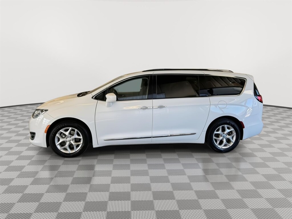 Used 2018 Chrysler Pacifica Touring L Van