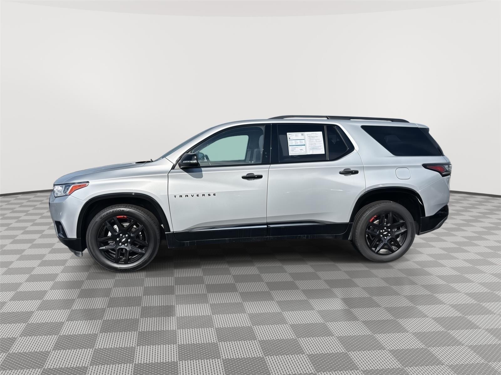 Used 2021 Chevrolet Traverse Premier with VIN 1GNEVKKW4MJ202058 for sale in Kansas City