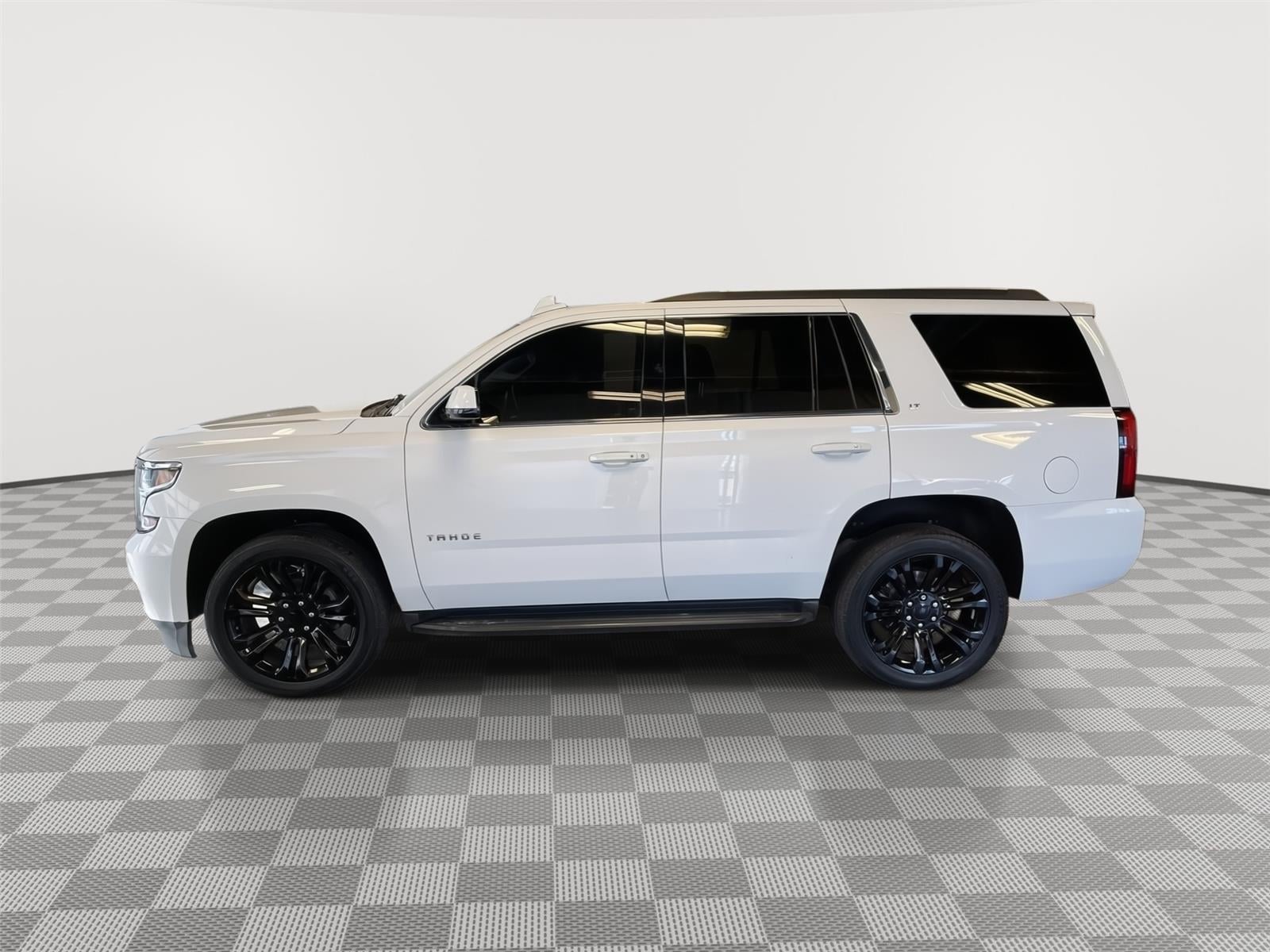 Used 2019 Chevrolet Tahoe LT with VIN 1GNSKBKC5KR199168 for sale in Kansas City
