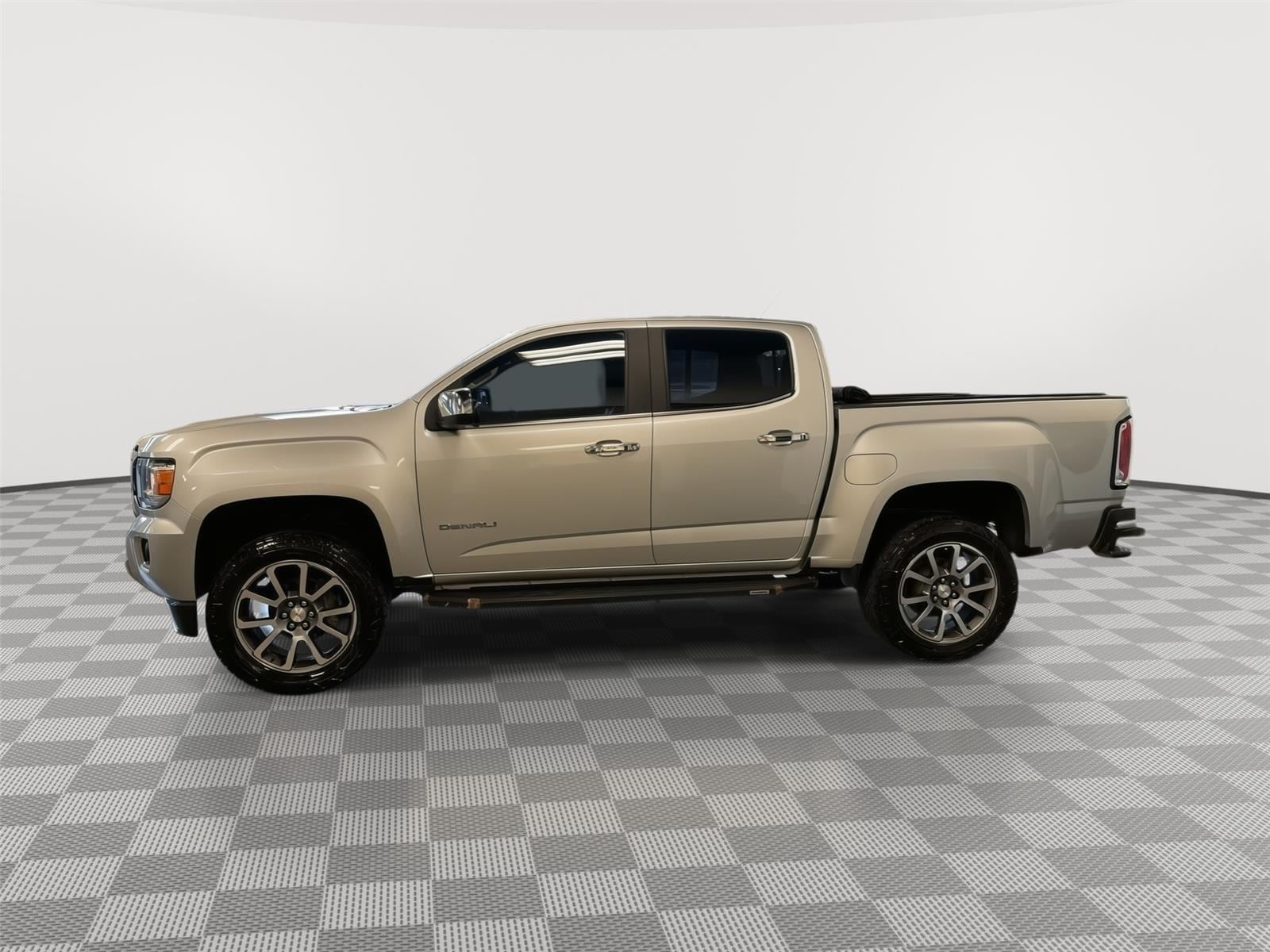 Used 2018 GMC Canyon Denali with VIN 1GTG6EEN4J1206481 for sale in Kansas City