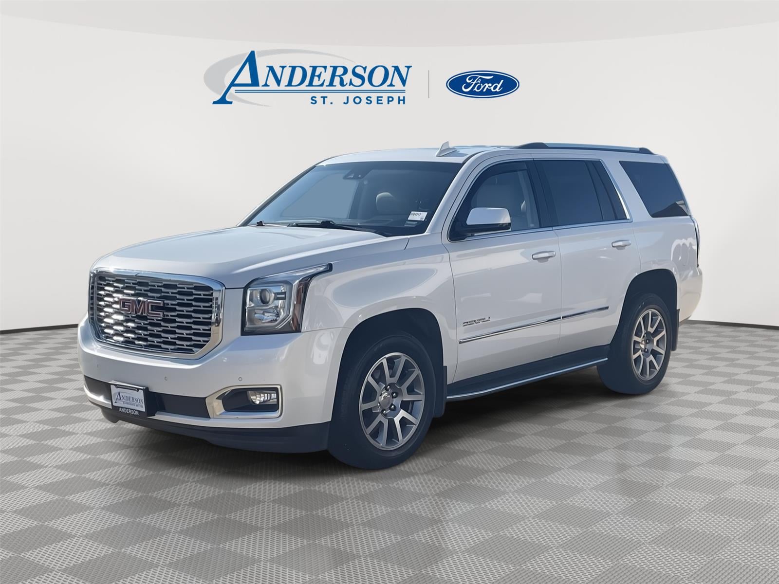 Used 2018 GMC Yukon Denali with VIN 1GKS2CKJ0JR328062 for sale in Kansas City