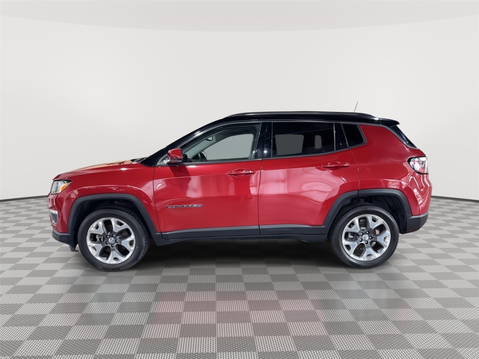 Used 2019 Jeep Compass Limited with VIN 3C4NJDCB5KT598843 for sale in Kansas City
