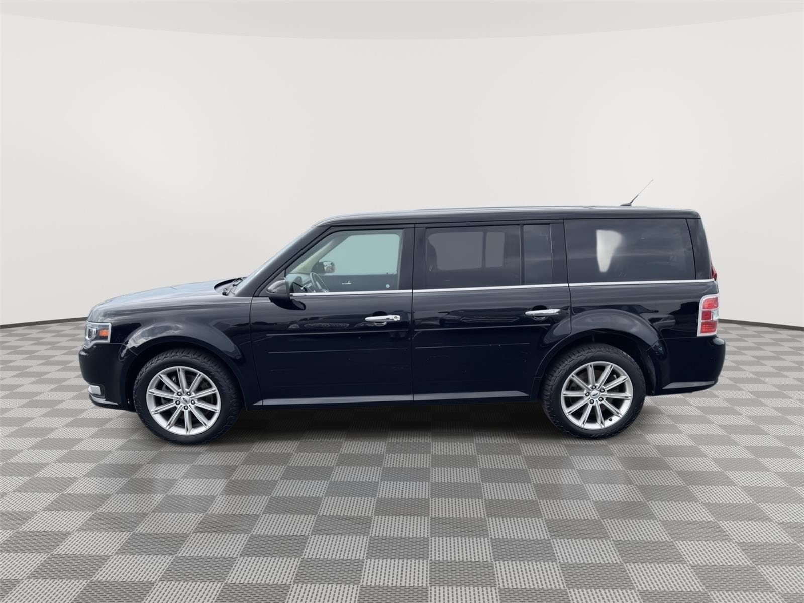 Used 2018 Ford Flex Limited with VIN 2FMHK6D86JBA13590 for sale in Saint Joseph, MO