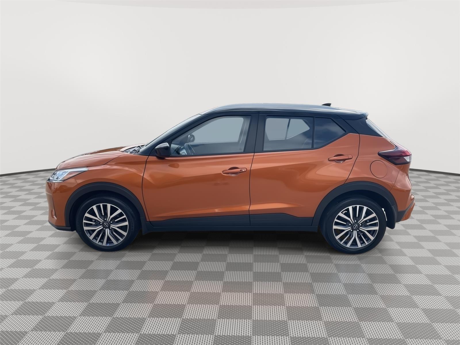 Used 2023 Nissan Kicks SV with VIN 3N1CP5CV4PL563260 for sale in Kansas City