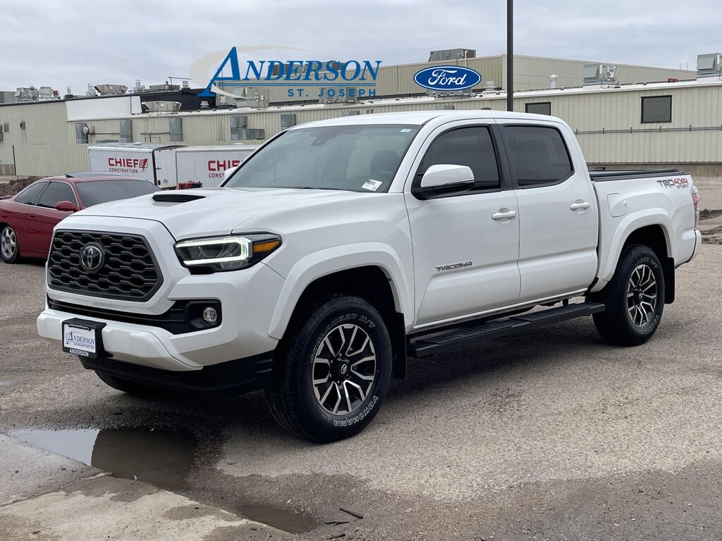 Used 2022 Toyota Tacoma 4WD SR Truck Double Cab