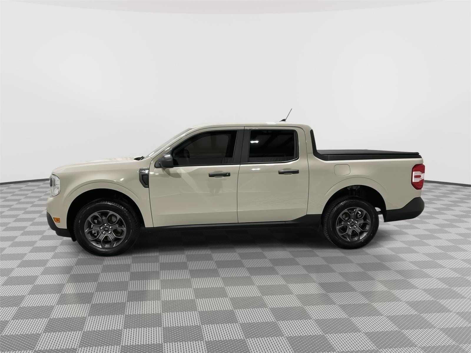 Used 2024 Ford Maverick XLT with VIN 3FTTW8J95RRB25502 for sale in Kansas City