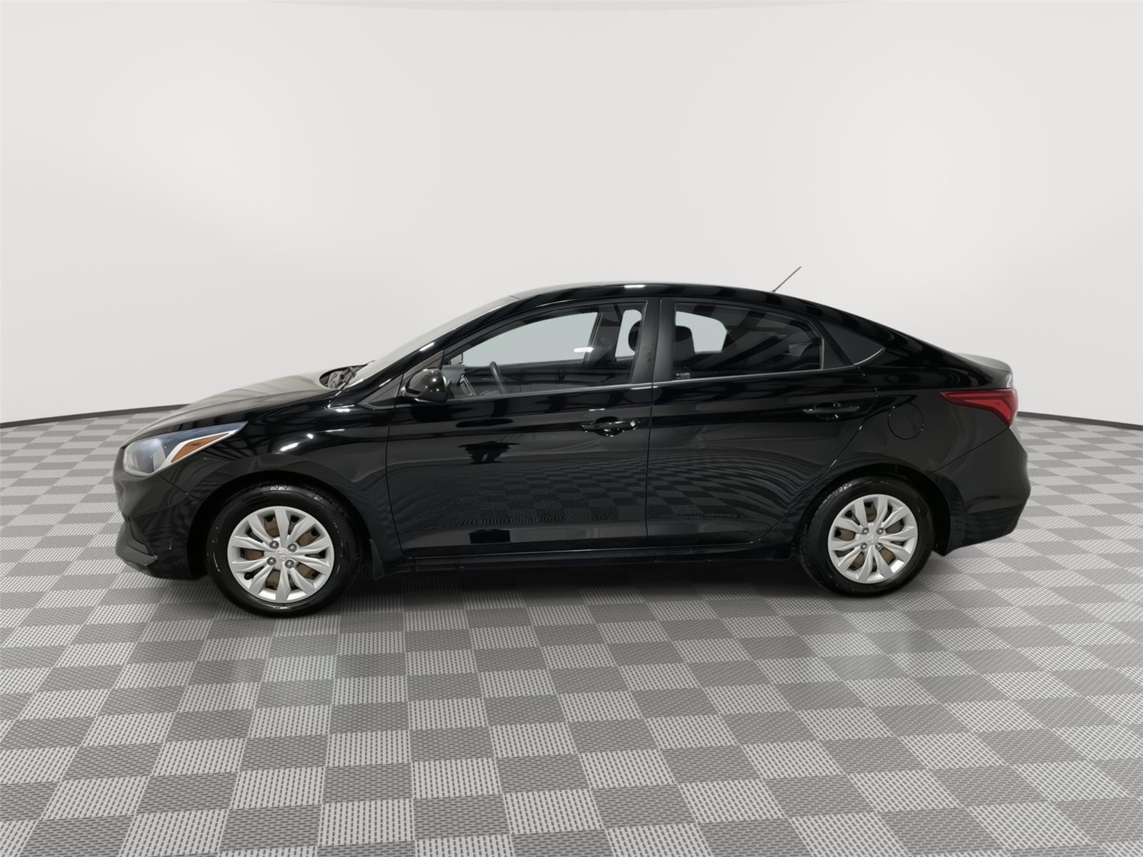 Used 2020 Hyundai Accent SE with VIN 3KPC24A60LE107921 for sale in Kansas City