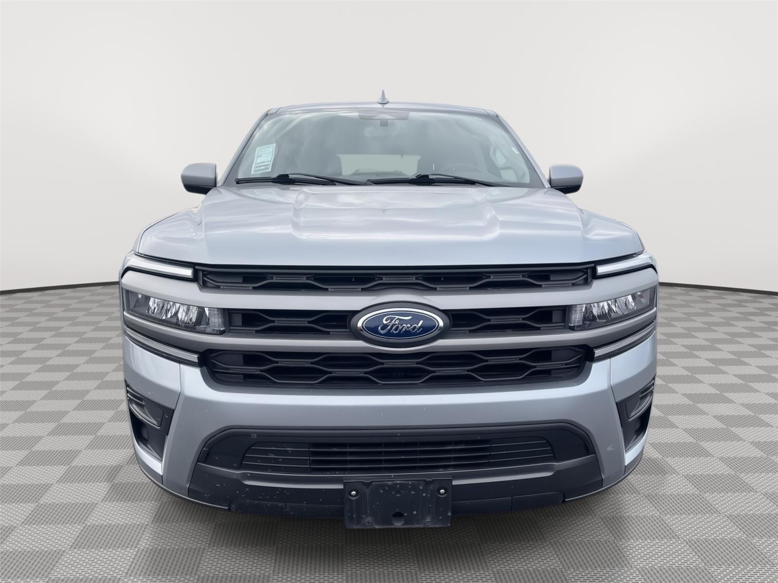 Used 2024 Ford Expedition XLT with VIN 1FMJU1J86REA23684 for sale in Kansas City