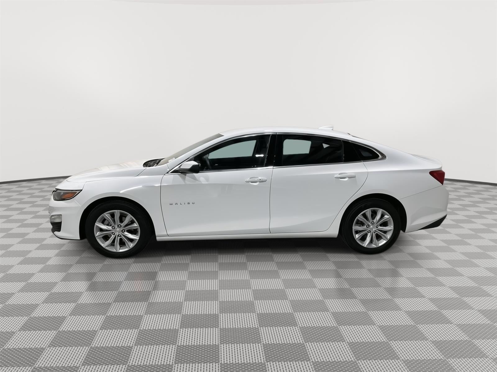 Used 2025 Chevrolet Malibu 1LT with VIN 1G1ZD5ST8SF127345 for sale in Kansas City