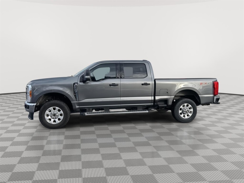 Used 2024 Ford Super Duty F-350 SRW XLT Truck Crew Cab