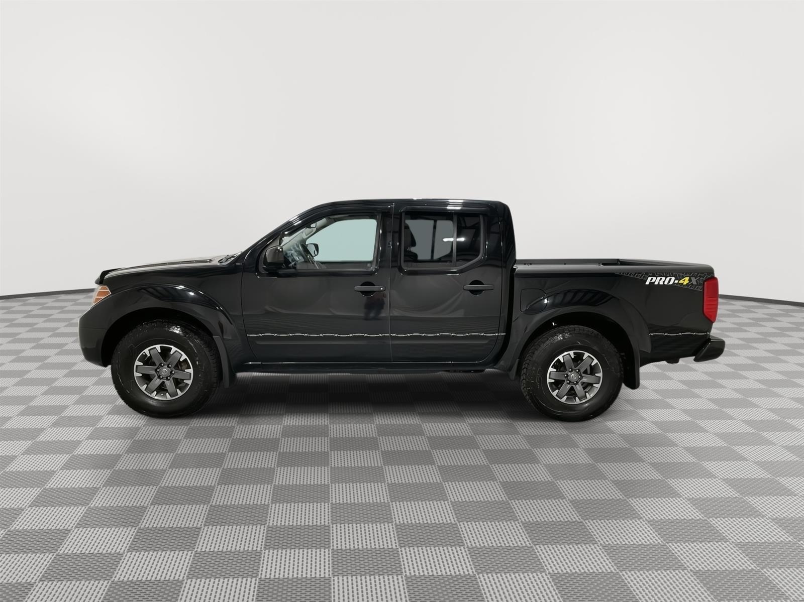Used 2018 Nissan Frontier PRO-4X with VIN 1N6AD0EV9JN708892 for sale in Saint Joseph, MO