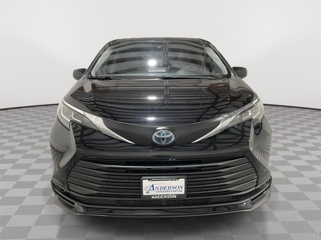 Certified 2021 Toyota Sienna LE Van