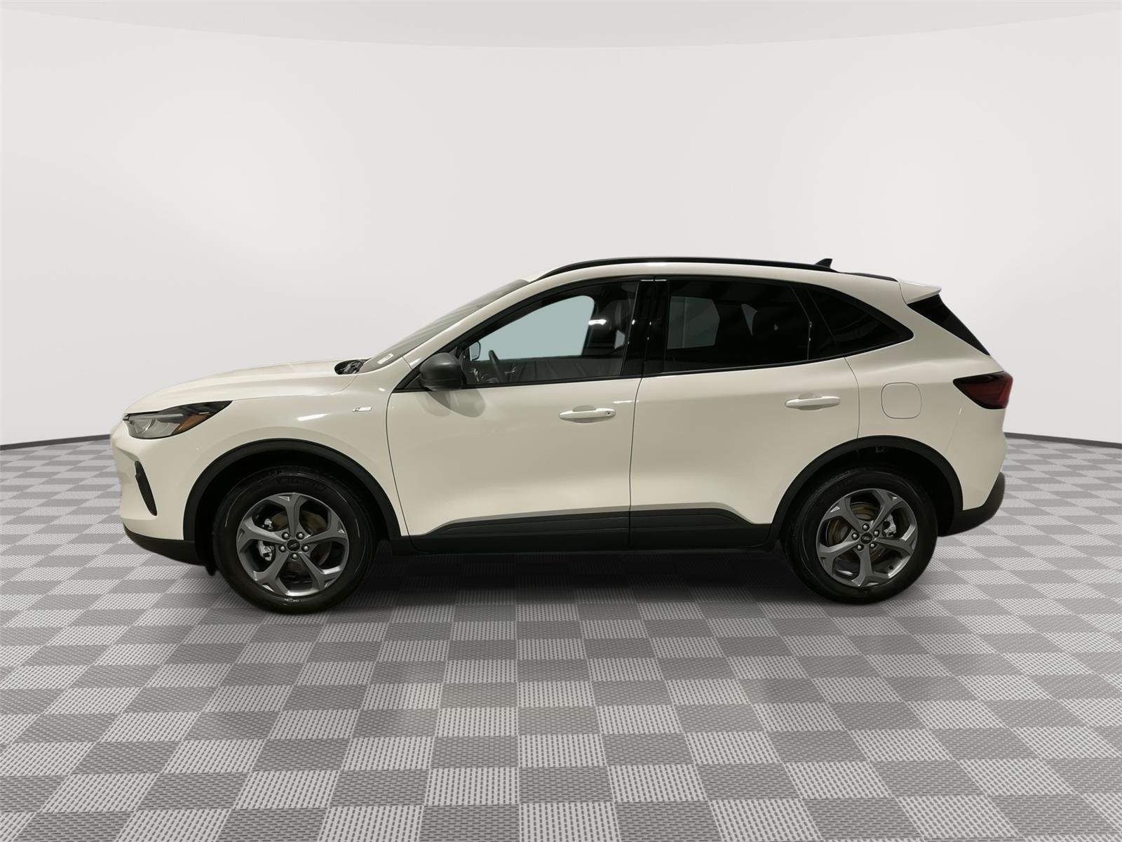 Used 2025 Ford Escape ST-Line with VIN 1FMCU9MNXSUA81785 for sale in Kansas City