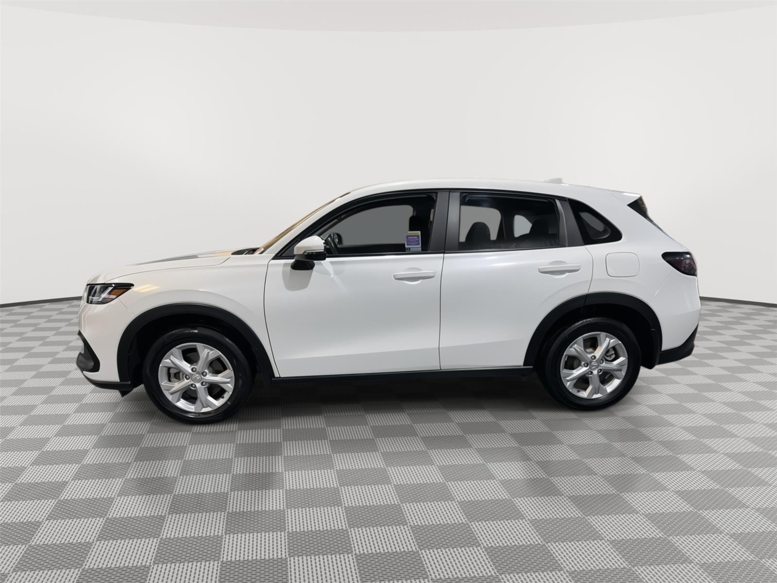 Used 2024 Honda HR-V LX with VIN 3CZRZ1H38RM707725 for sale in Kansas City