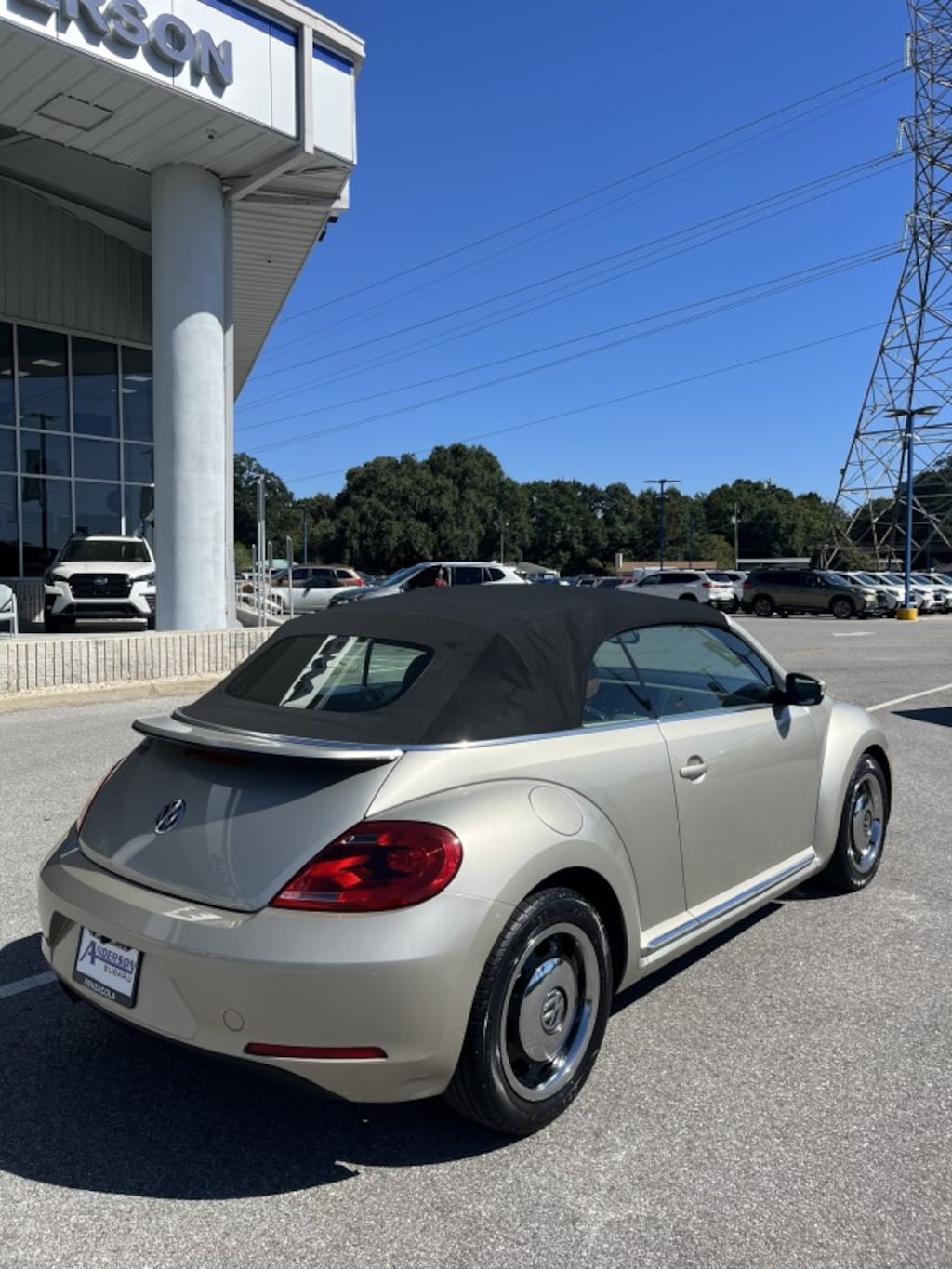 Used 2015 Volkswagen Beetle Convertible 1.8T w/Sound/Nav Convertible
