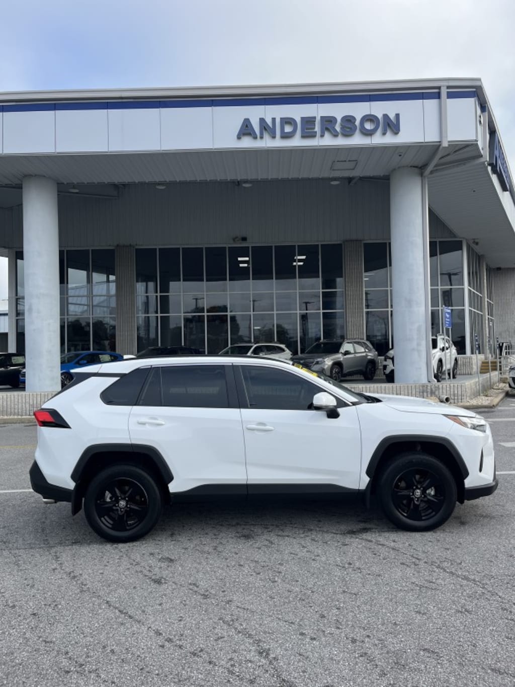 Used 2022 Toyota RAV4 XLE SUV