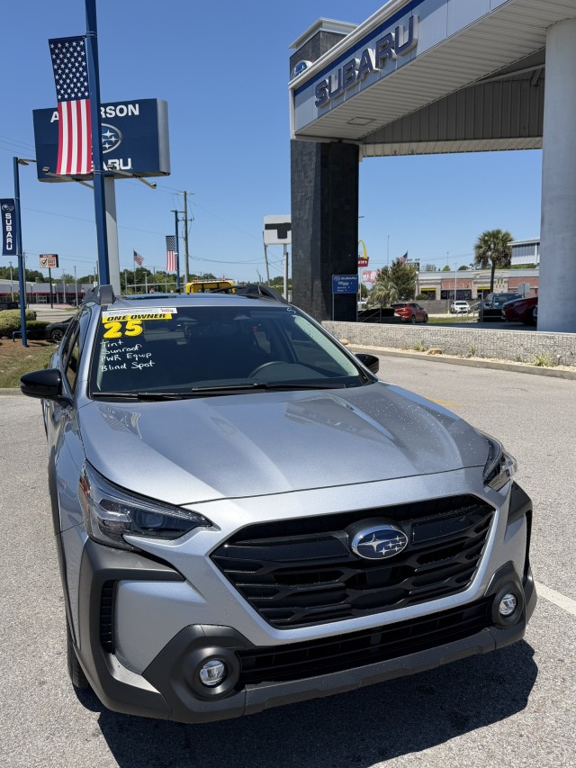 2025 Subaru Outback Onyx Edition's photo