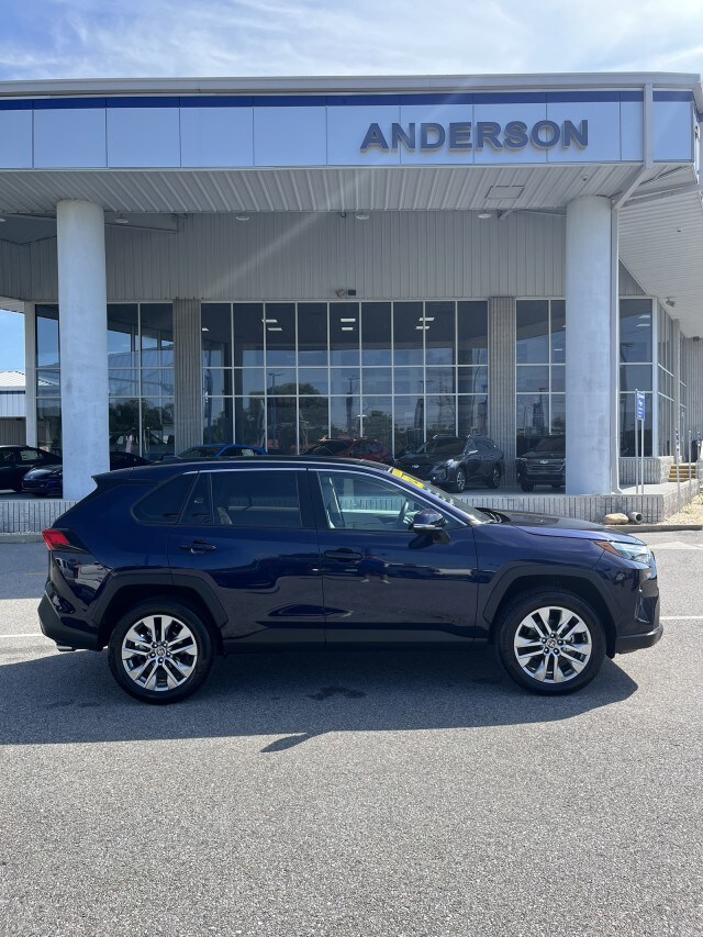 2023 Toyota RAV4 XLE Premium photo 2