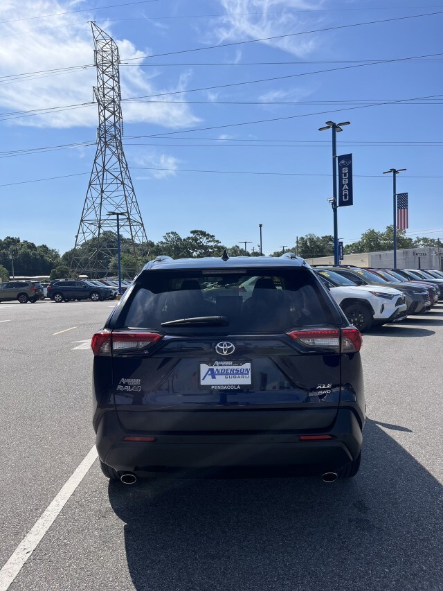 2023 Toyota RAV4 XLE Premium photo 4