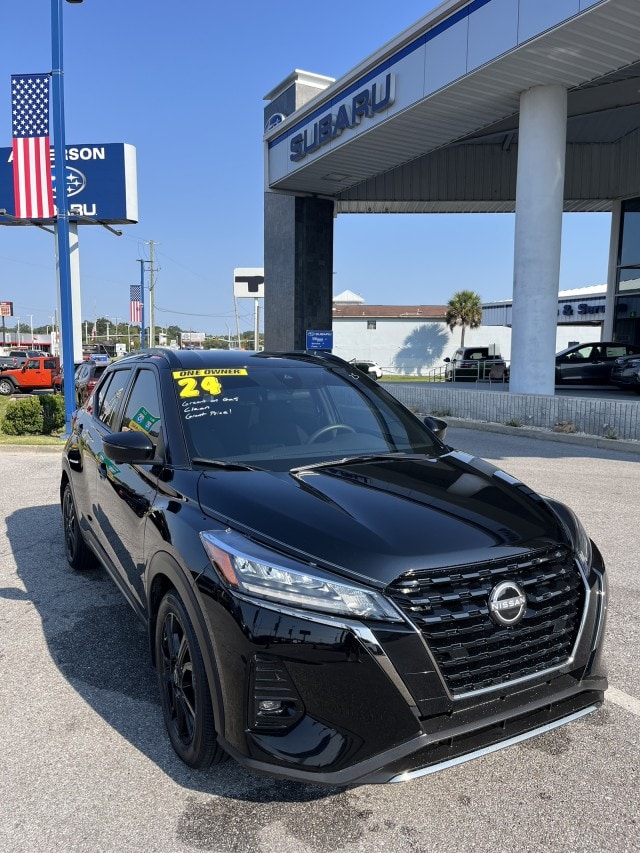 2024 Nissan Kicks SR's photo