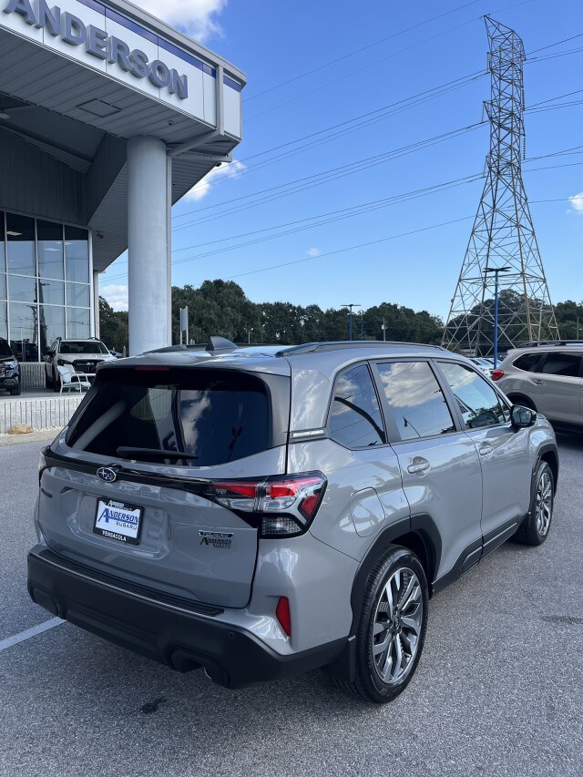 2025 Subaru Forester Touring photo 3