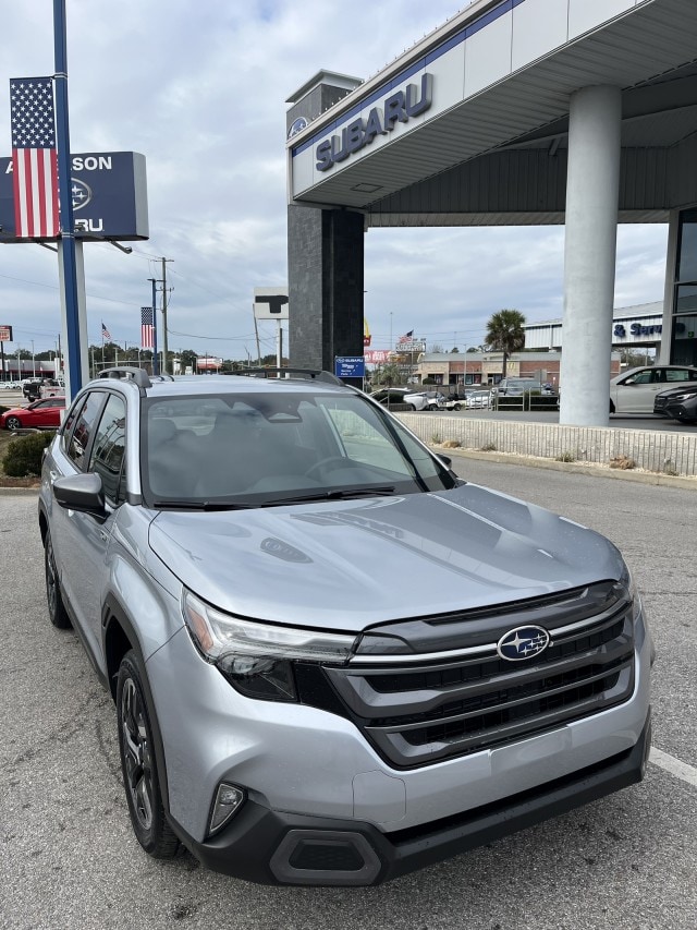 2025 Subaru Forester Limited's photo