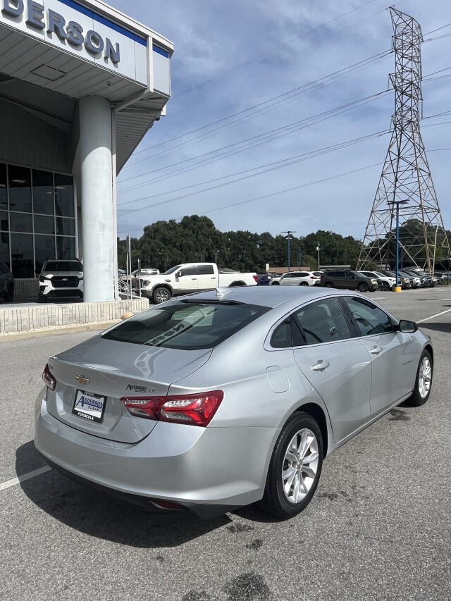 2022 Chevrolet Malibu 1LT photo 3