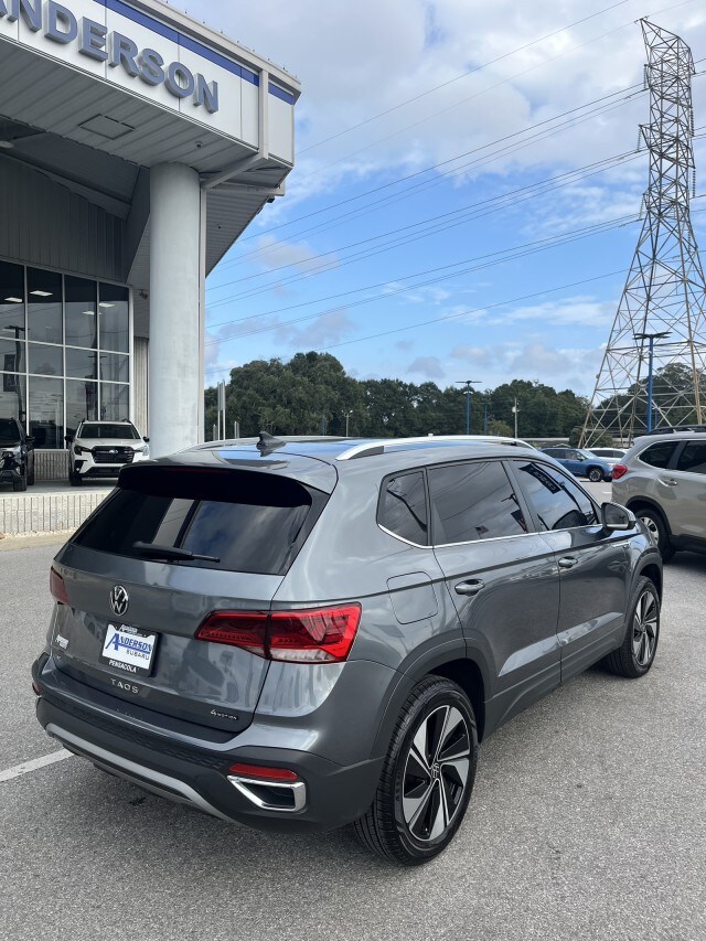 2024 Volkswagen Taos SE photo 3