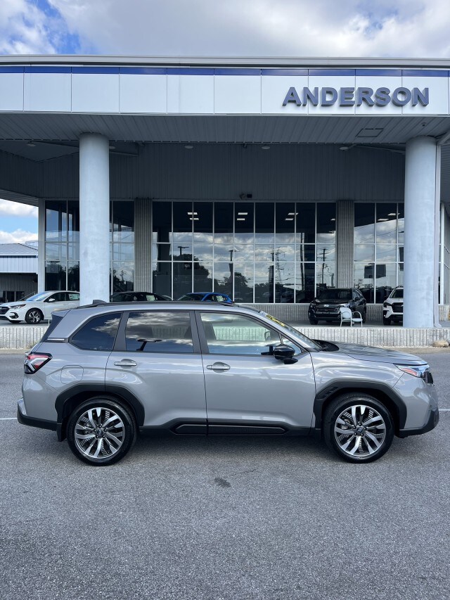 2025 Subaru Forester Touring photo 2