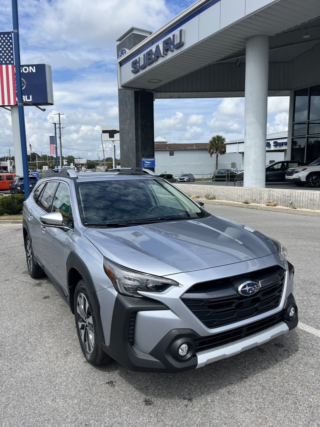 2025 Subaru Outback Touring's photo