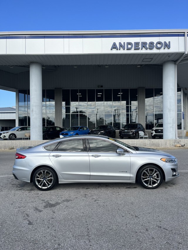 2019 Ford Fusion Titanium Hybrid photo 2