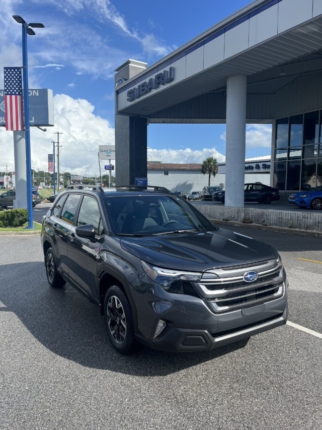 2025 Subaru Forester Premium's photo