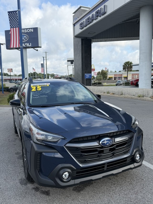 2025 Subaru Outback Premium's photo